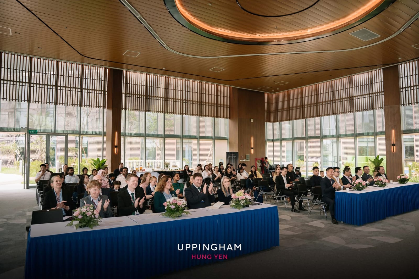 Hội trường trong buổi lễ - Uppingham Hưng Yên – Ecopark